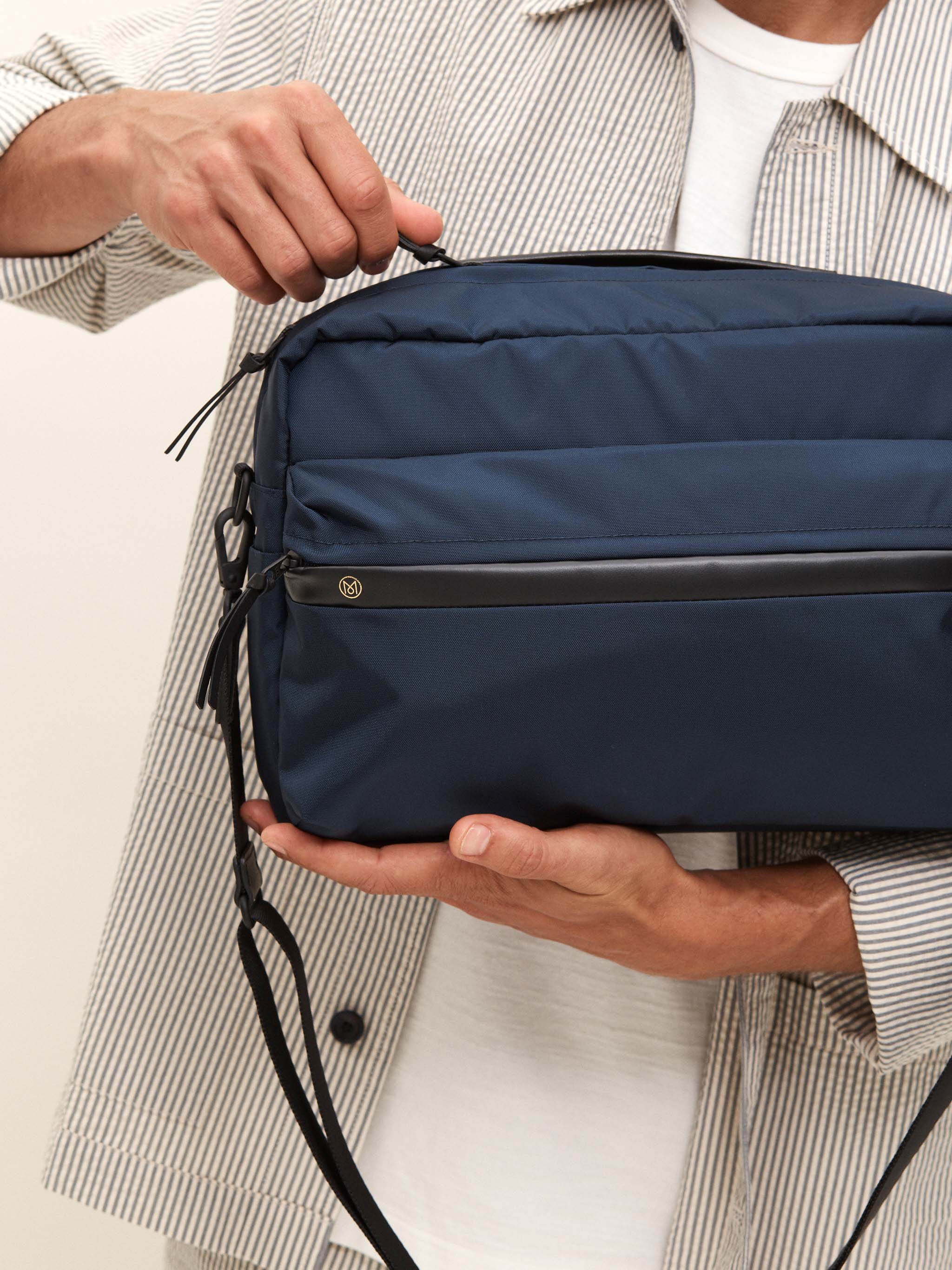 Shoulder bag - navy - Shop - Monocle